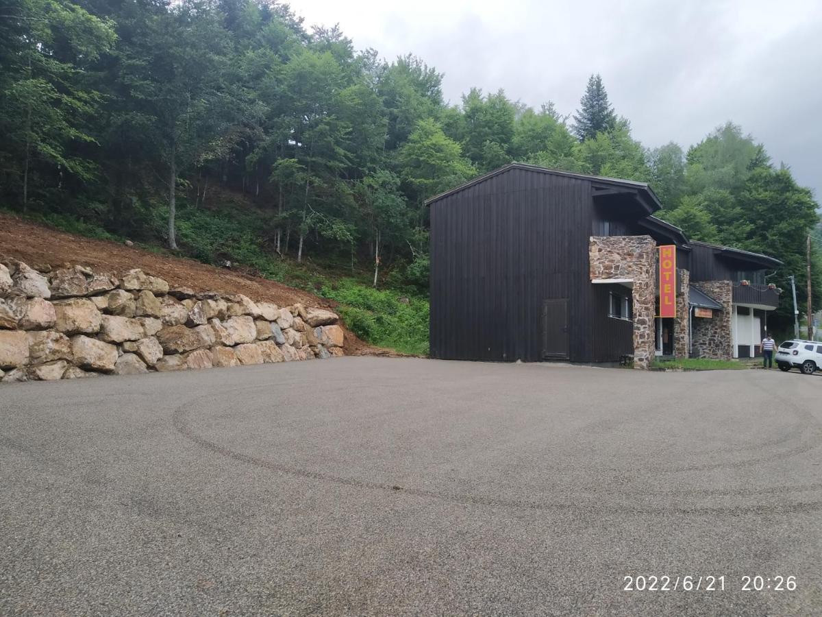 Chalet Hotel Les Marmottes 2 Etoiles Nn Montferrier Exteriér fotografie